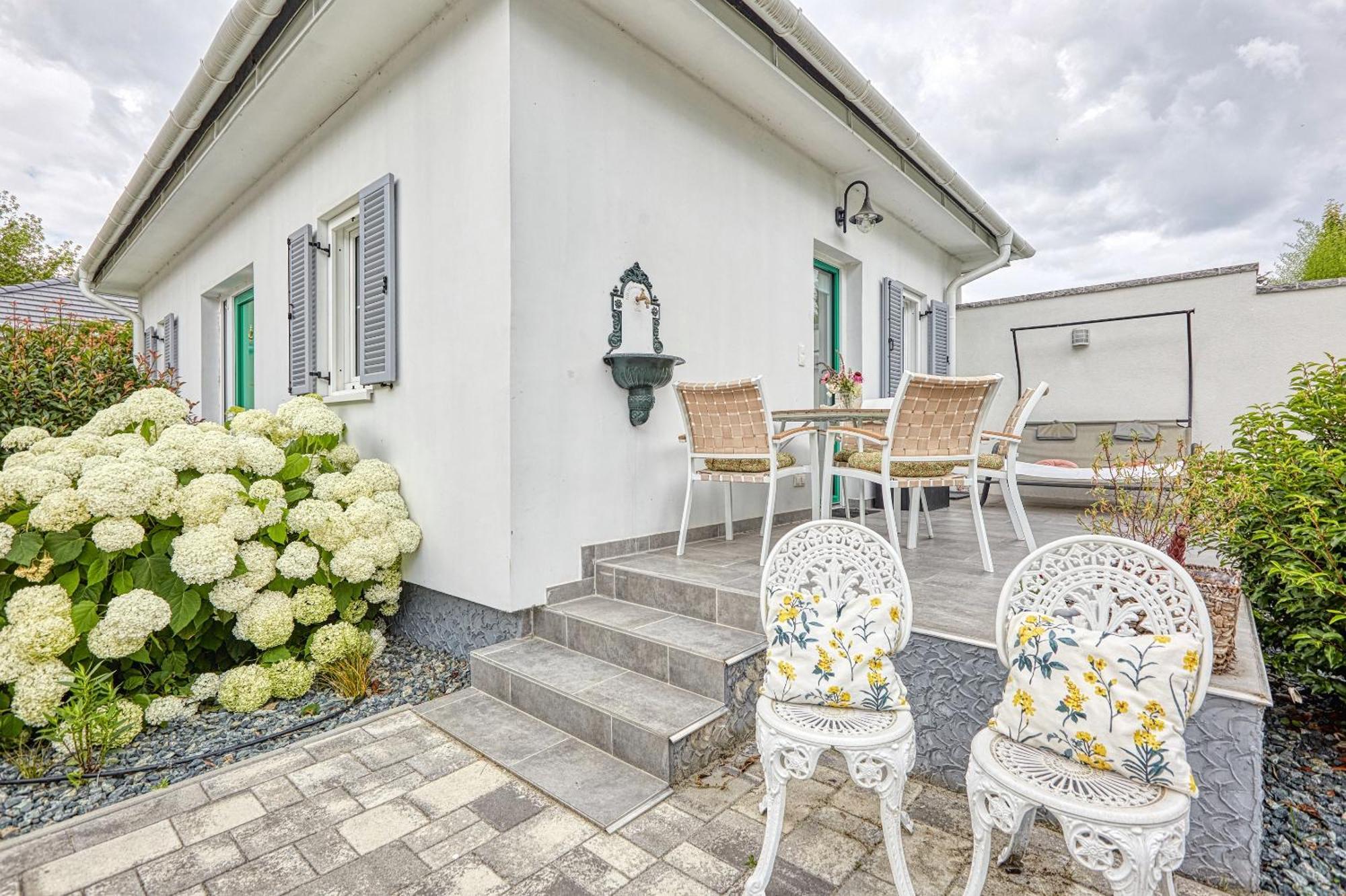 The Doors Boutique Apartments Mosonmagyarovar Exterior photo